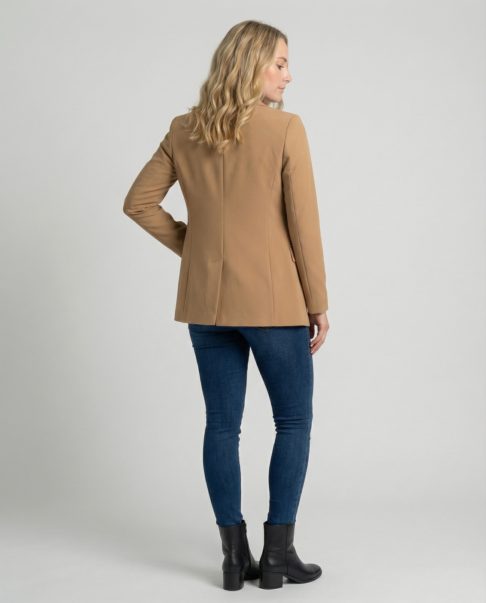 Women’s Notched Lapel One-Button Blazer - Single-Breasted Style